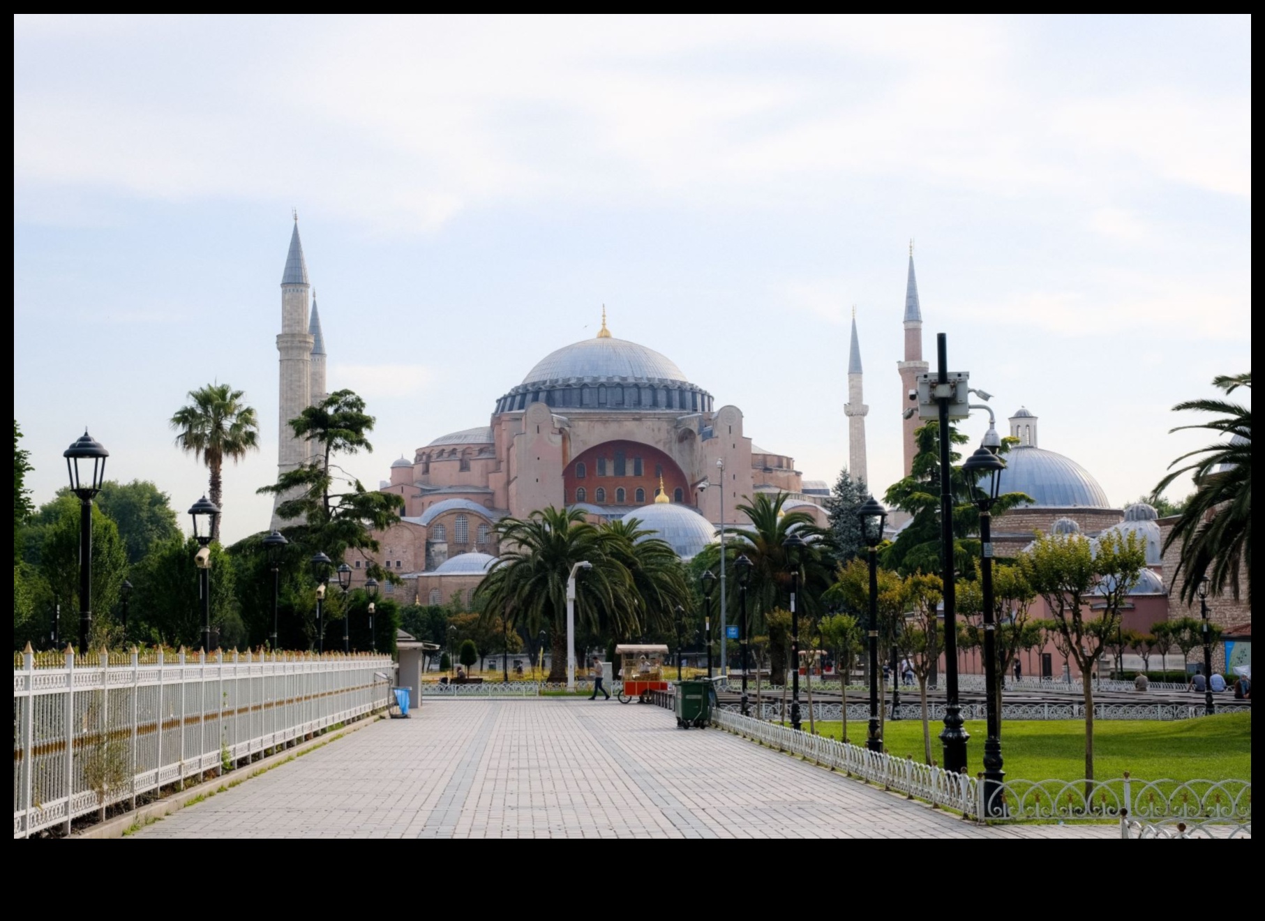 İlahi Kubbeler: Bizans Kiliselerindeki Mimari Görkemler